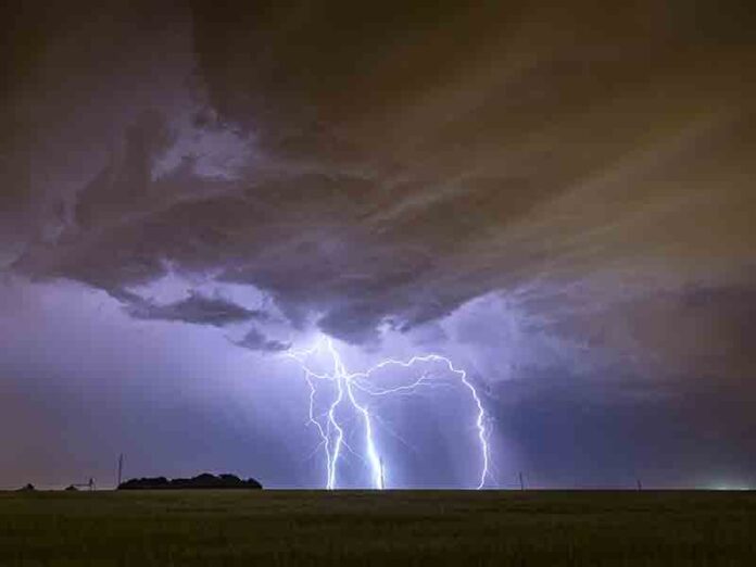 Lightning weather conditions for local forecast