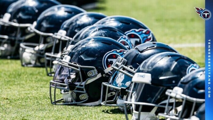 titans-helmets-1